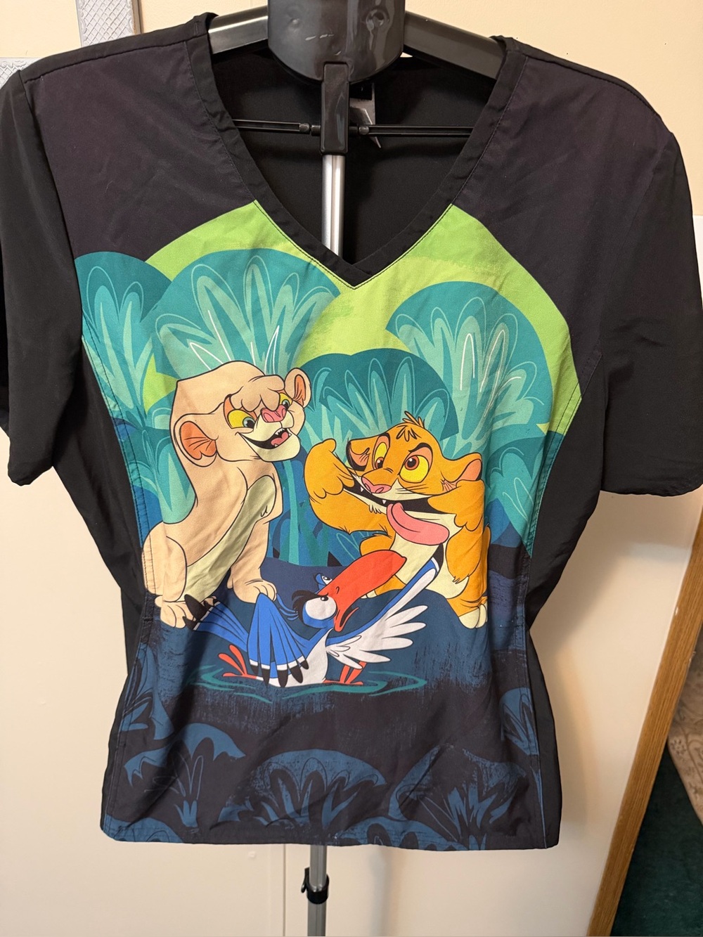 Cherokee Tooniforms Disney Lion King Simba Nala Zazu V-Neck Scrub Top Size L